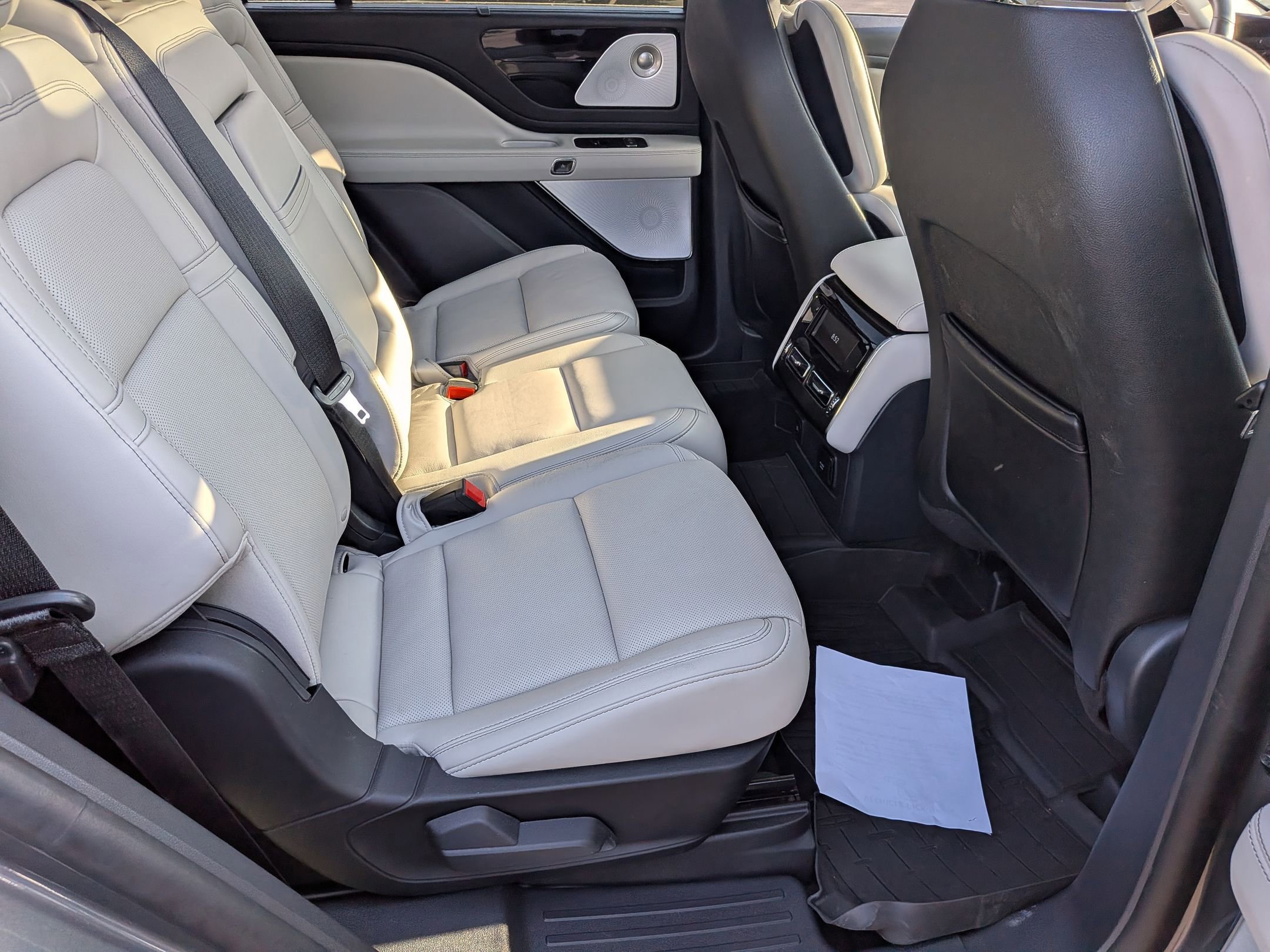Used 2025 Lincoln Aviator Reserve w/ Equipment Group 201A AWD/4WD image 32