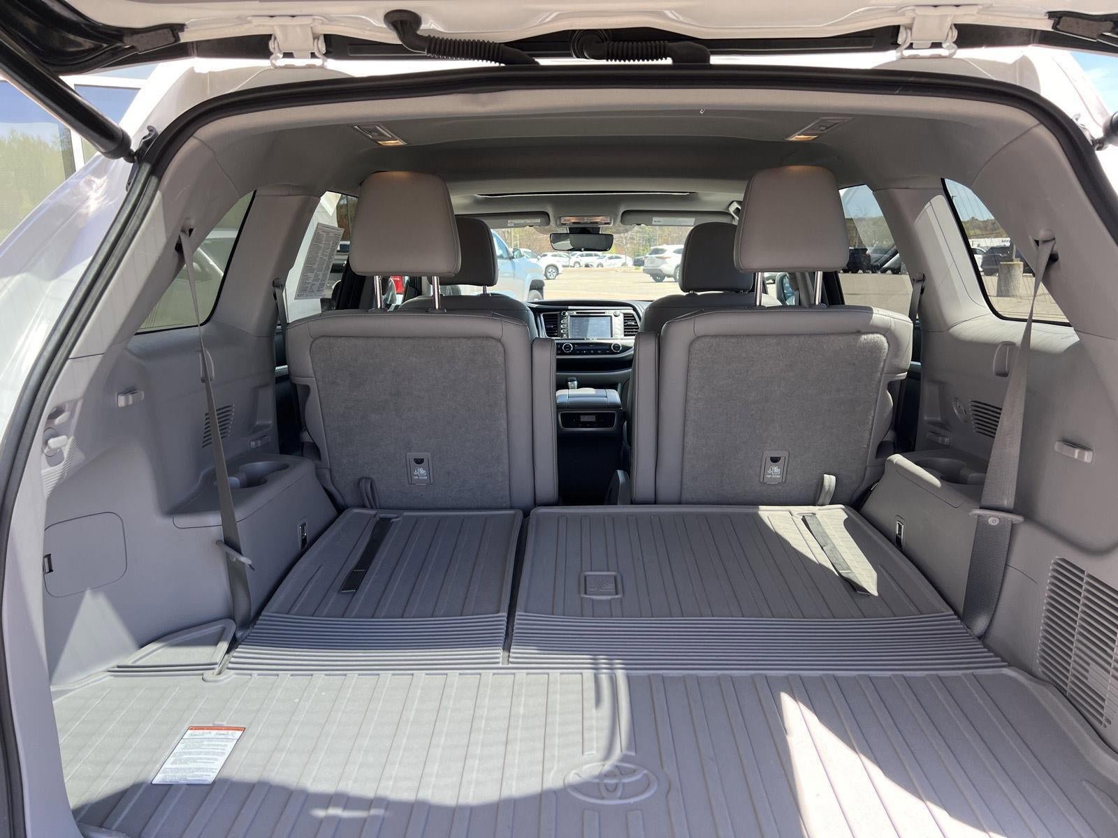 Used 2017 Toyota Highlander Limited AWD/4WD image 14