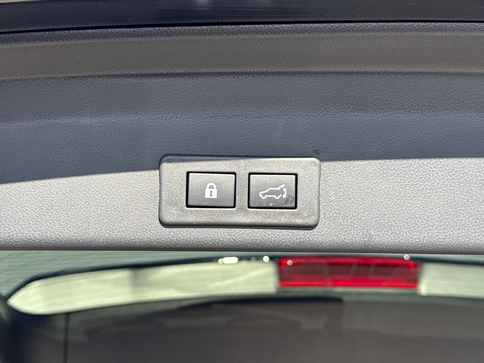 Certified 2025 Subaru Ascent Limited w/ Popular Package #1 image 13