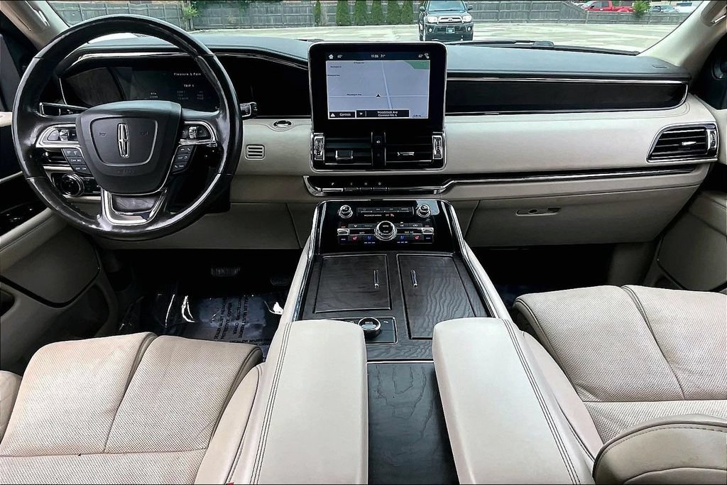 Used 2018 Lincoln Navigator Reserve AWD/4WD image 21
