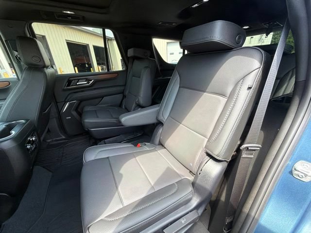 Used 2025 GMC Yukon Denali w/ Sun & Power Step Package AWD/4WD image 15