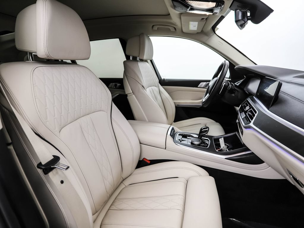 Used 2022 BMW X7 xDrive40i w/ Premium Package AWD/4WD image 39