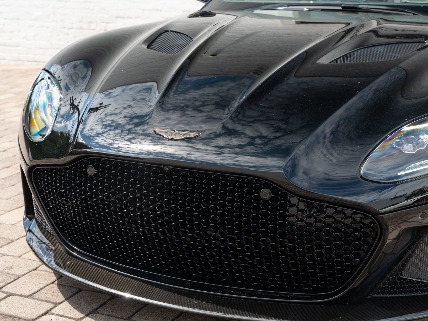 Used 2023 Aston Martin DBS Superleggera Volante RWD image 17