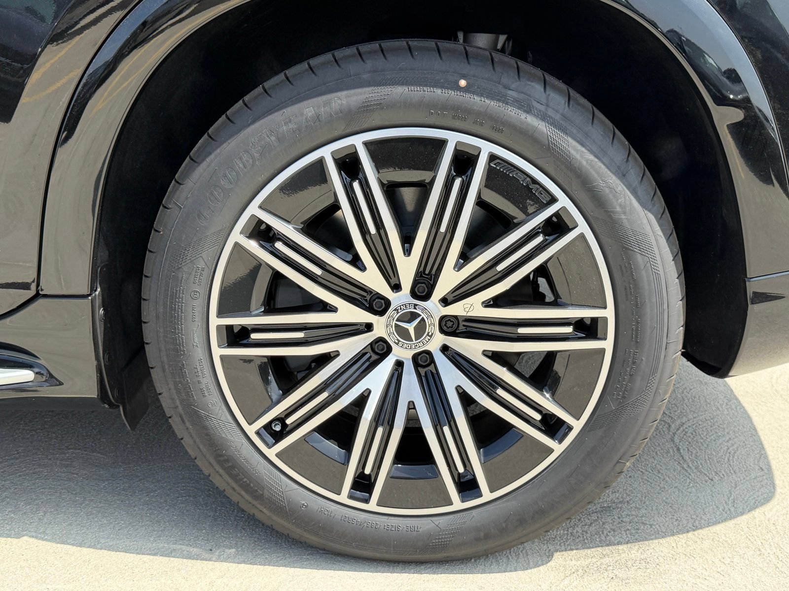 New 2026 Mercedes-Benz EQS 550 4MATIC SUV image 15