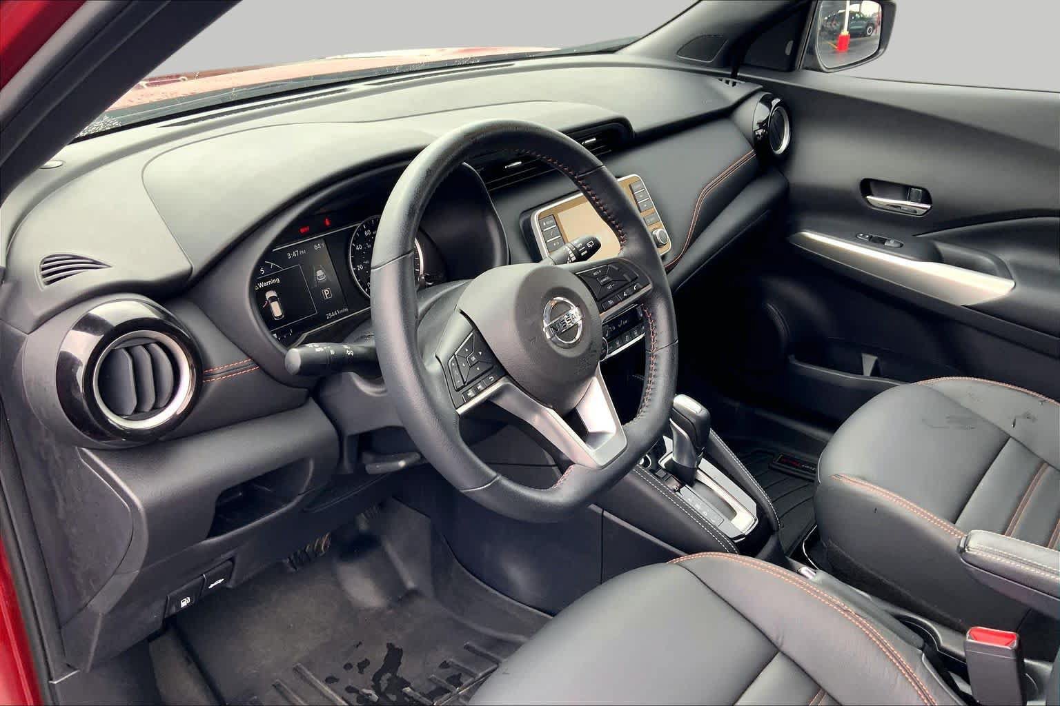 Used 2020 Nissan Kicks SR w/ SR Premium Package FWD image 18