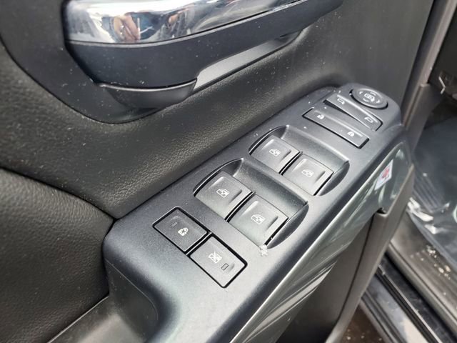 Used 2018 Chevrolet Silverado 1500 LT w/ All Star Edition image 18