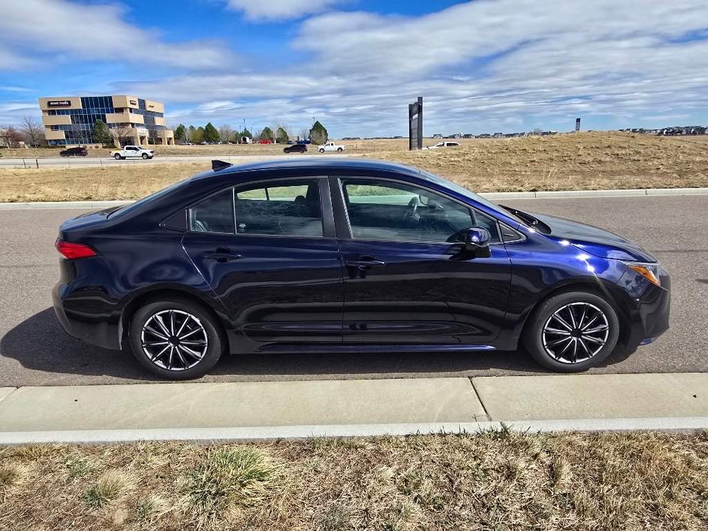 Used 2023 Toyota Corolla LE w/ Carpet Mat Package (TMS) image 6