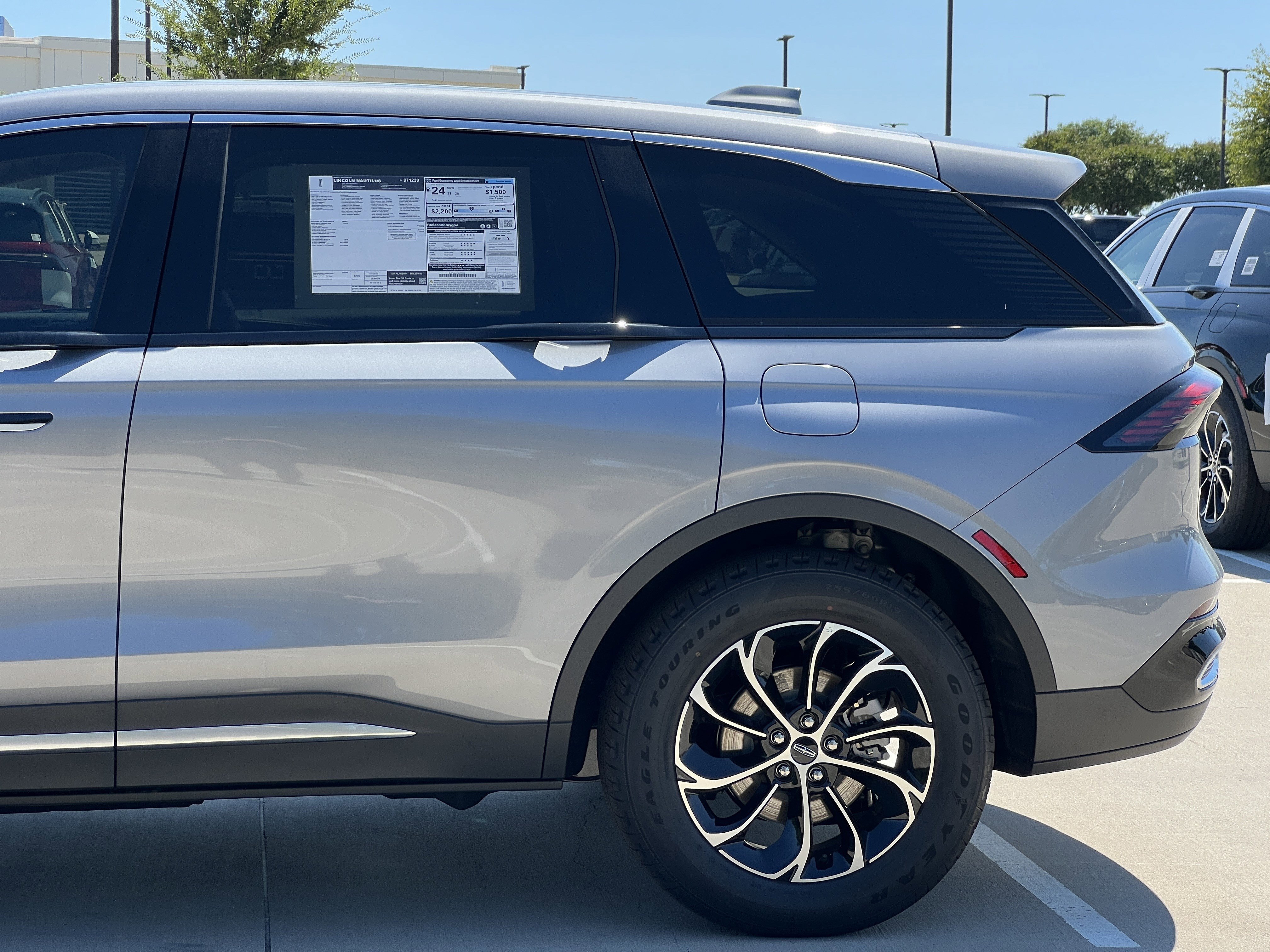 New 2025 Lincoln Nautilus Premier w/ Equipment Group 102A image 6