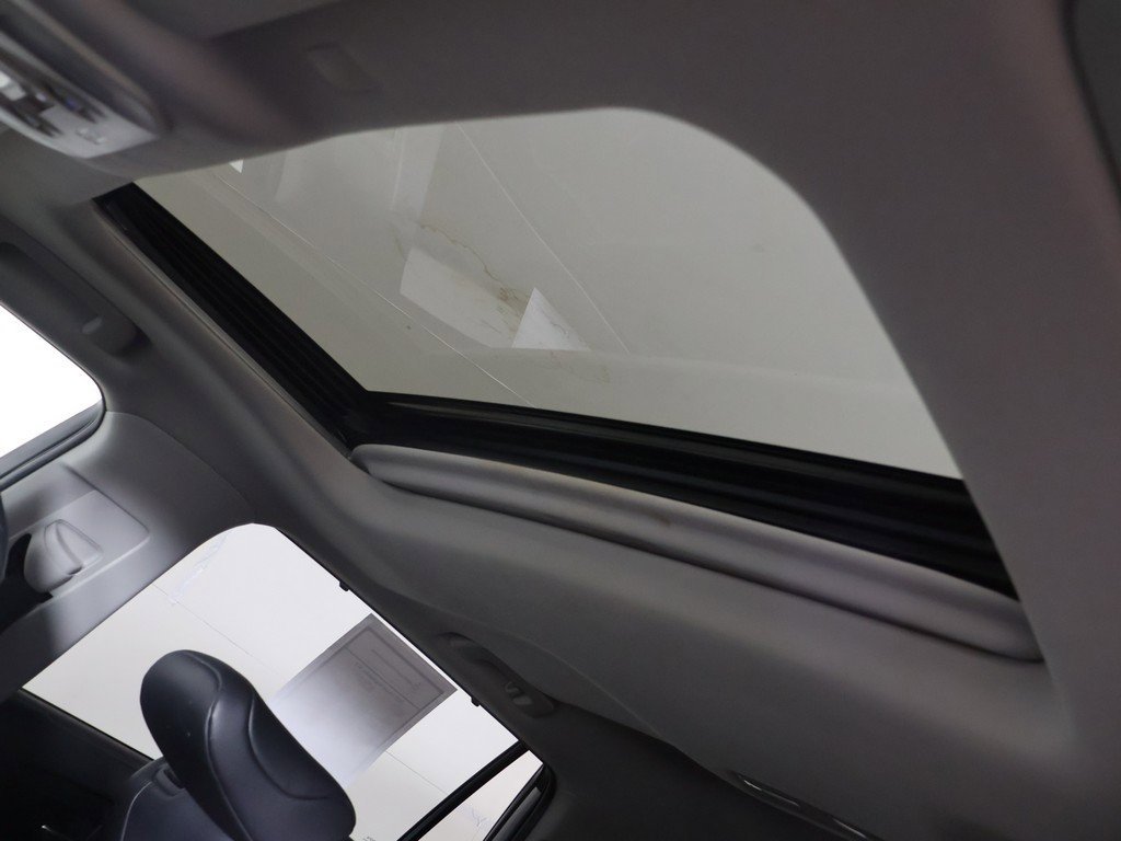 Used 2020 Toyota Highlander XLE image 20