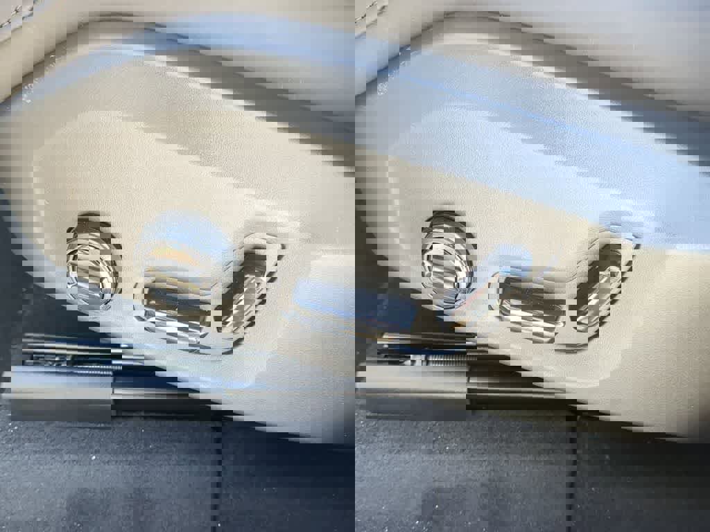 New 2026 Volvo XC60 B5 Plus w/ Protection Package Premier image 15