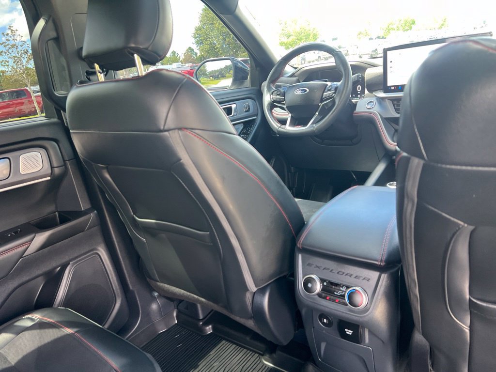 Used 2025 Ford Explorer ST AWD/4WD image 26