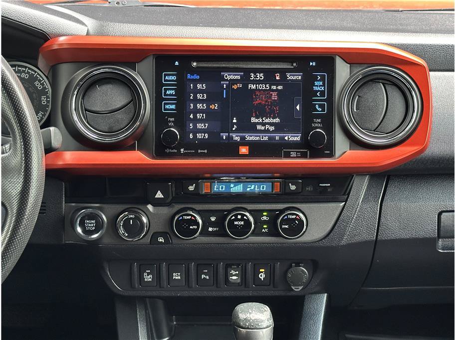 Used 2016 Toyota Tacoma TRD Off-Road AWD/4WD image 23