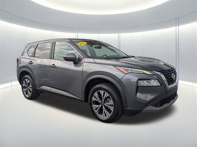 Used 2023 Nissan Rogue SV image 3