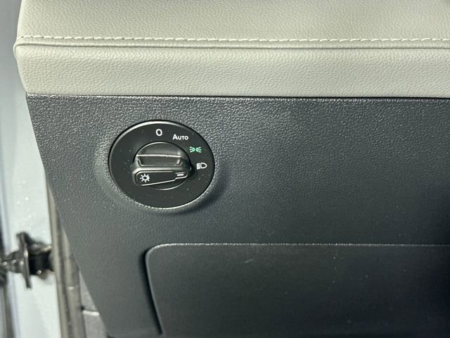 Used 2024 Volkswagen Taos SE image 19