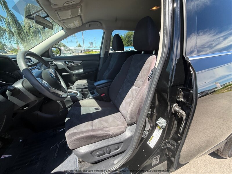 Used 2015 Nissan Rogue SV w/ SV Premium Package AWD/4WD image 22