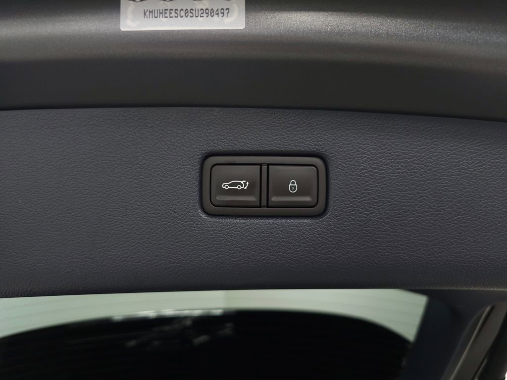 Used 2025 Genesis GV80 3.5T Prestige AWD/4WD image 9