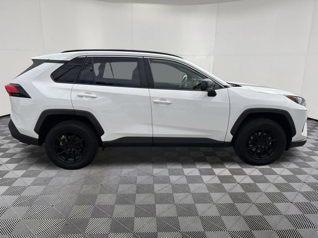 Used 2019 Toyota RAV4 LE w/ Carpet Mat Package AWD/4WD image 9