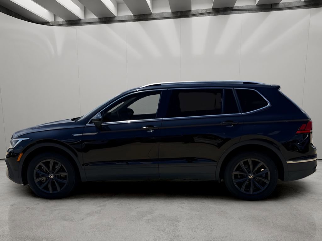 Used 2024 Volkswagen Tiguan Wolfsburg Edition FWD image 2