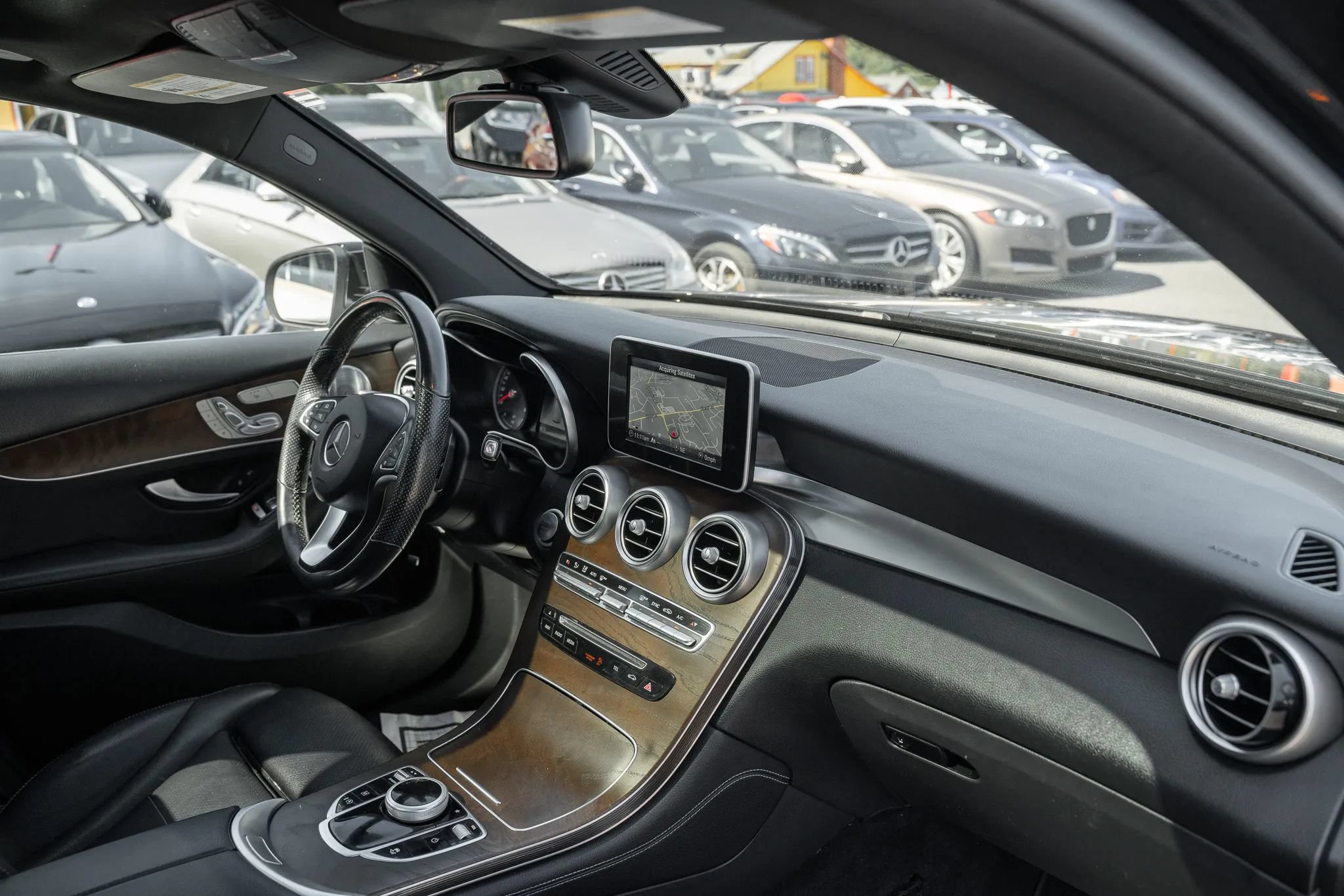 Used 2019 Mercedes-Benz GLC 300 4MATIC w/ Premium Package image 13