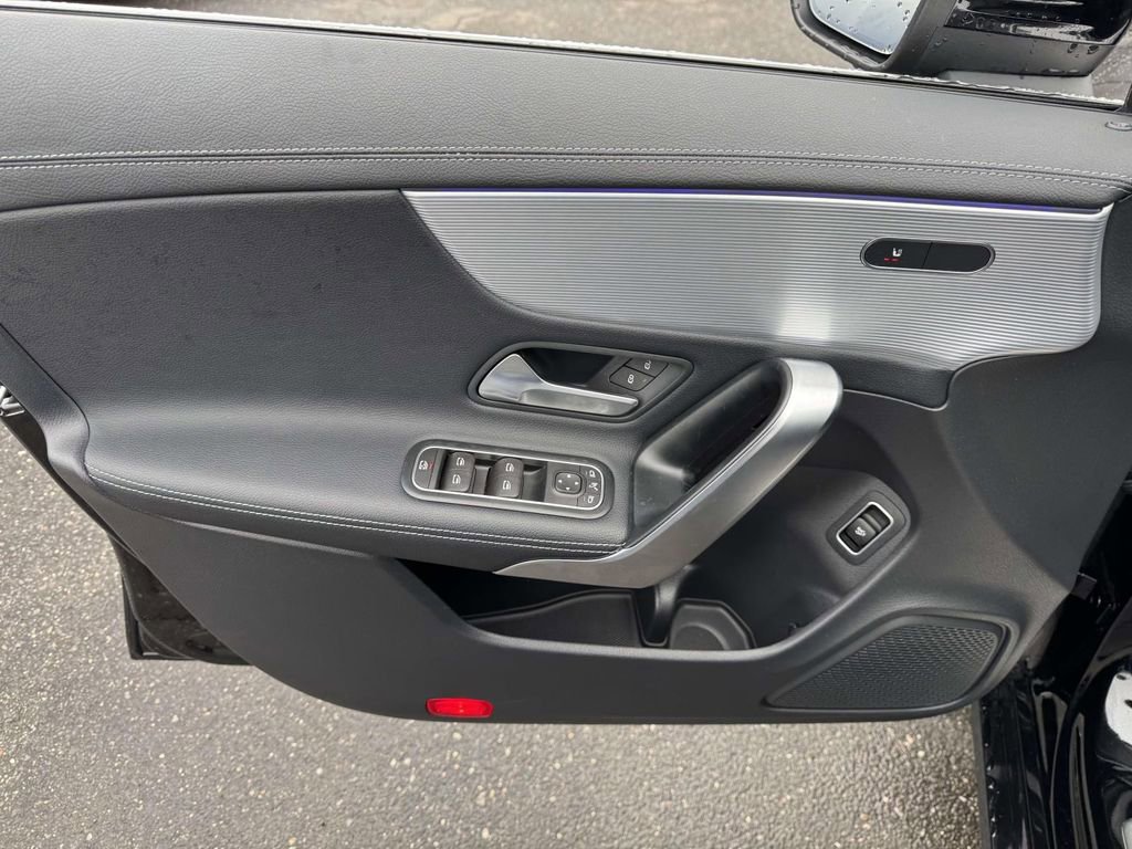 Used 2022 Mercedes-Benz CLA 250 4MATIC image 14