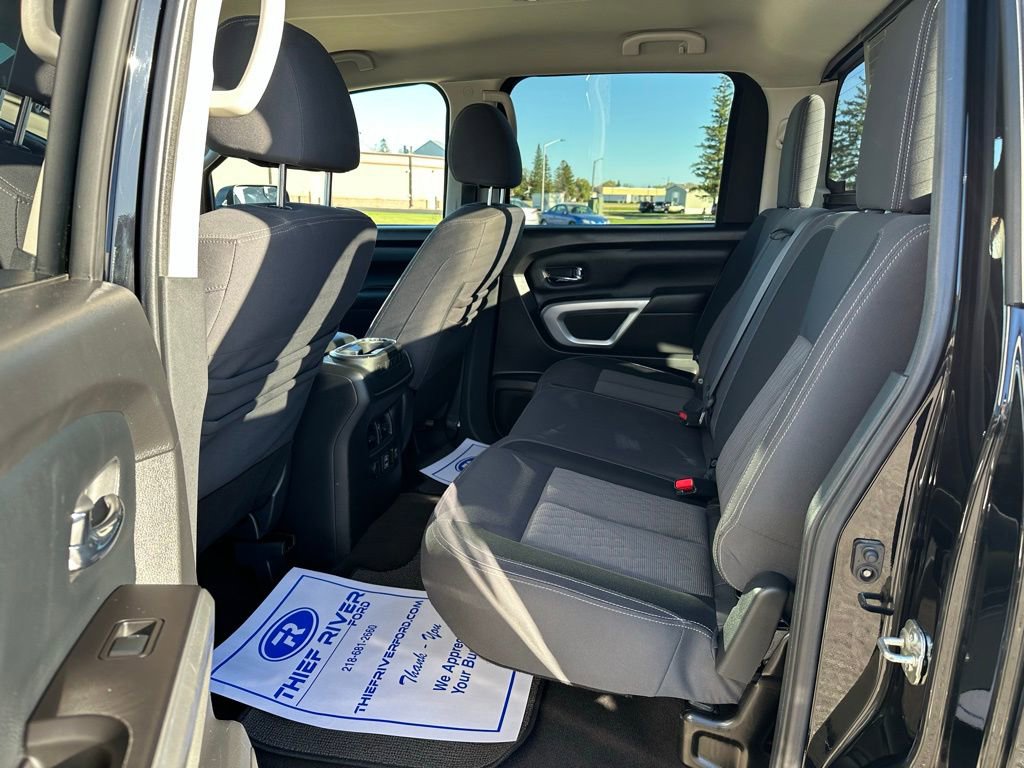 Used 2020 Nissan Titan SV w/ SV Convenience Package image 11