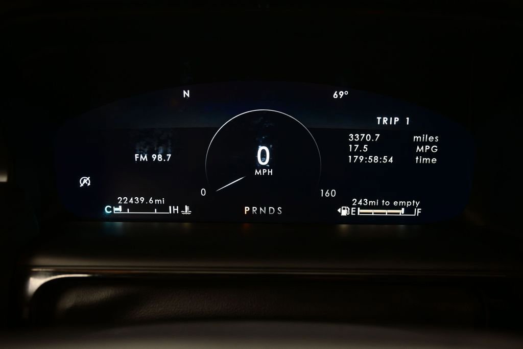 Used 2023 Lincoln Nautilus FWD w/ Premium Package image 17
