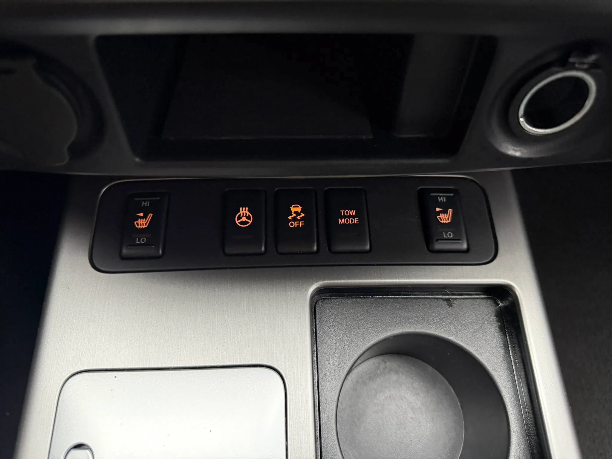 Used 2013 Nissan Armada Platinum AWD/4WD image 25