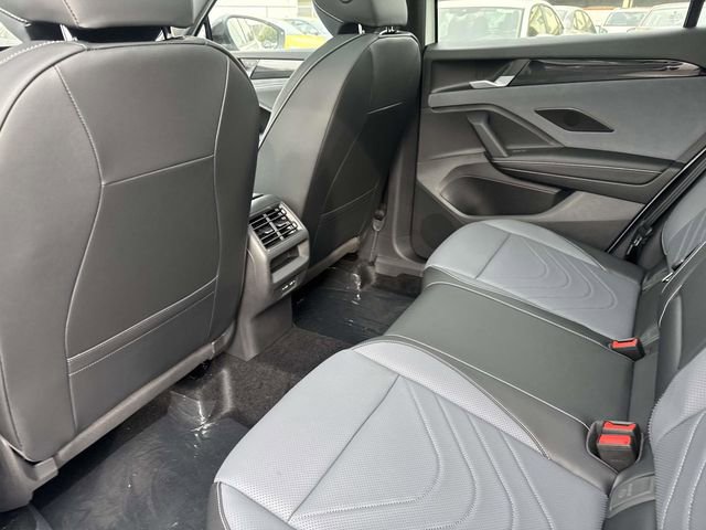 New 2026 Volkswagen Tiguan SE R-Line FWD image 10