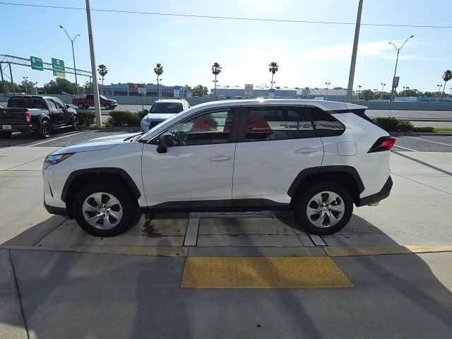 Used 2023 Toyota RAV4 LE image 7