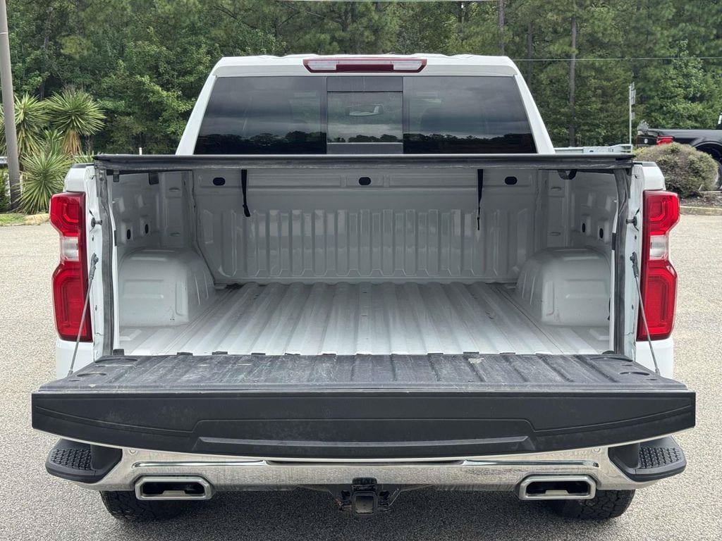 Used 2021 Chevrolet Silverado 1500 LTZ w/ Z71 Off-Road Package AWD/4WD image 18