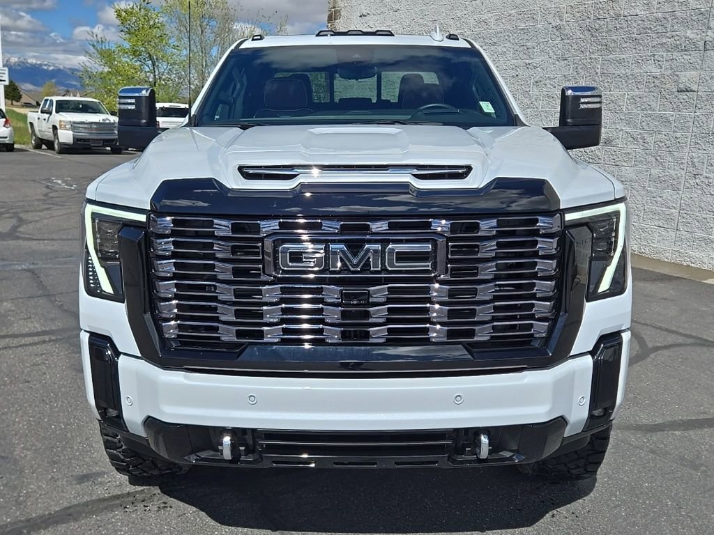 Used 2026 GMC Sierra 3500 Denali Ultimate image 9