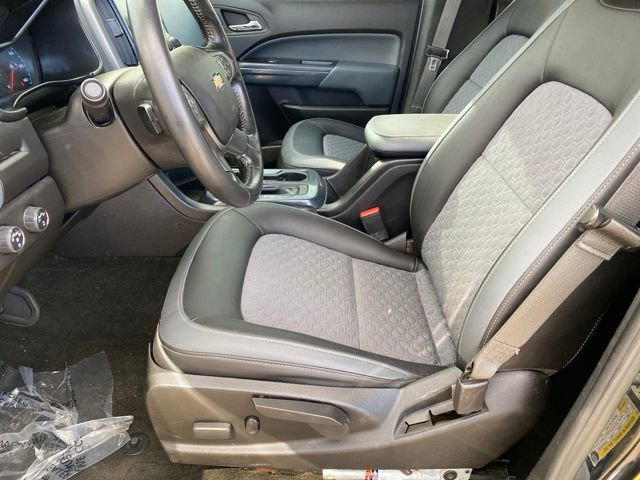 Used 2017 Chevrolet Colorado Z71 w/ Z71 Midnight Edition image 10