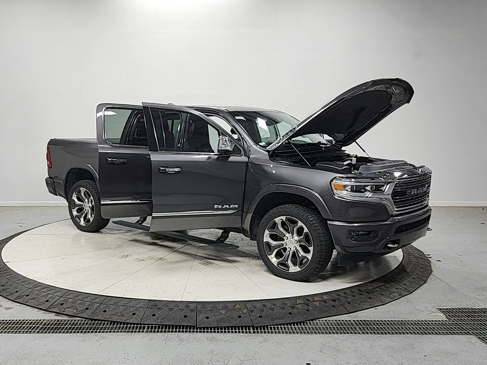 Used 2020 RAM 1500 Limited RWD image 10