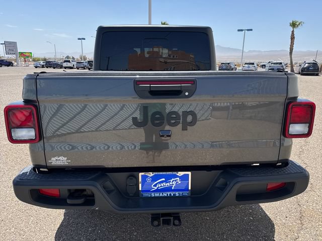 Used 2023 Jeep Gladiator Sport AWD/4WD image 4