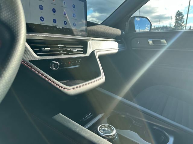 Used 2025 Ford Explorer ST-Line w/ ST-Line Street Pack image 20