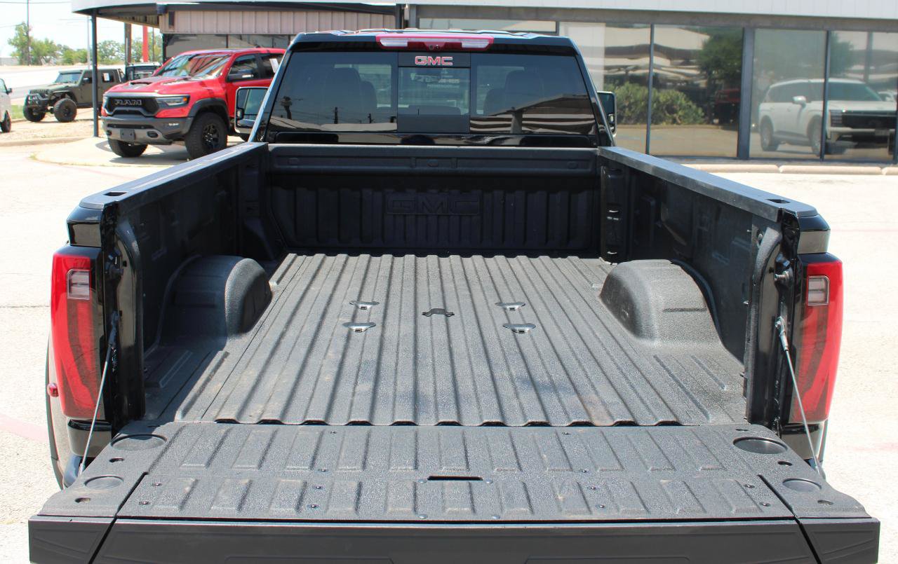 Used 2026 GMC Sierra 3500 Denali Ultimate AWD/4WD image 9