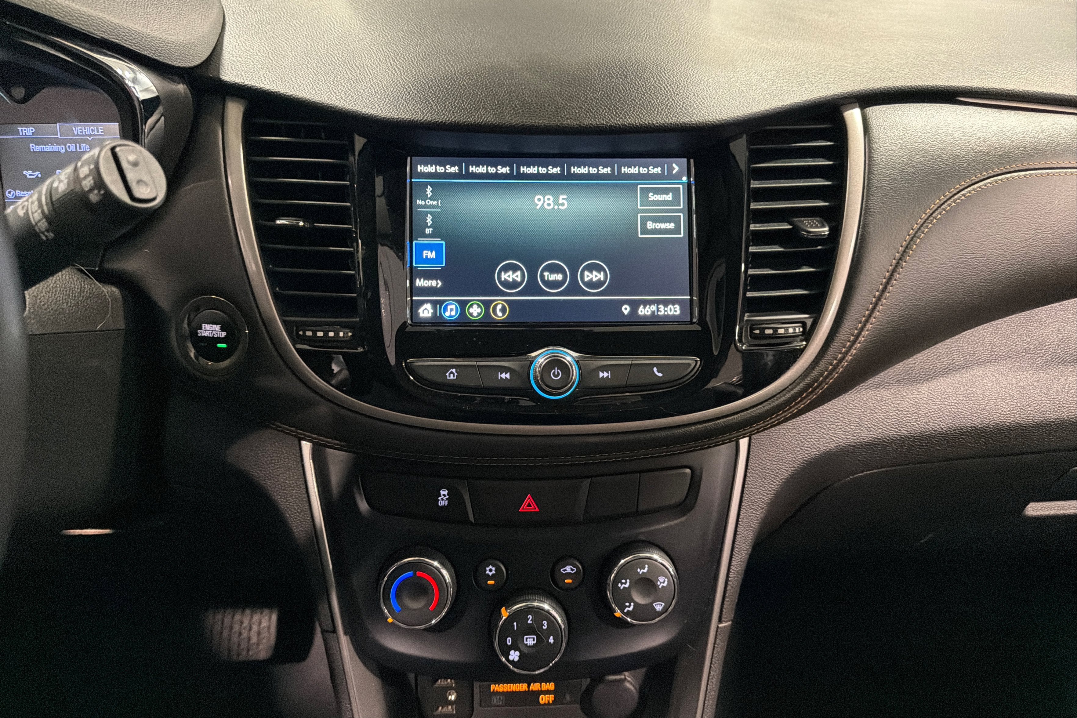 Used 2019 Chevrolet Trax LT w/ LT Convenience Package AWD/4WD image 27