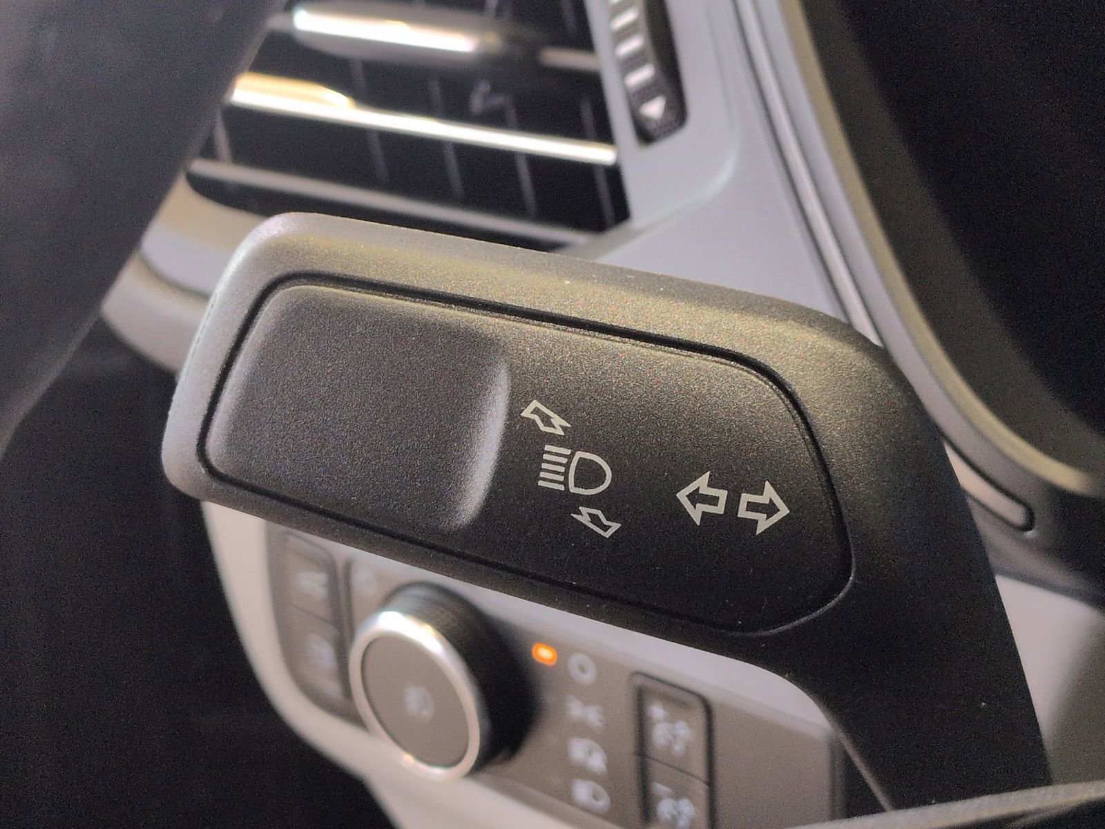 Certified 2025 Ford Escape SE FWD image 29