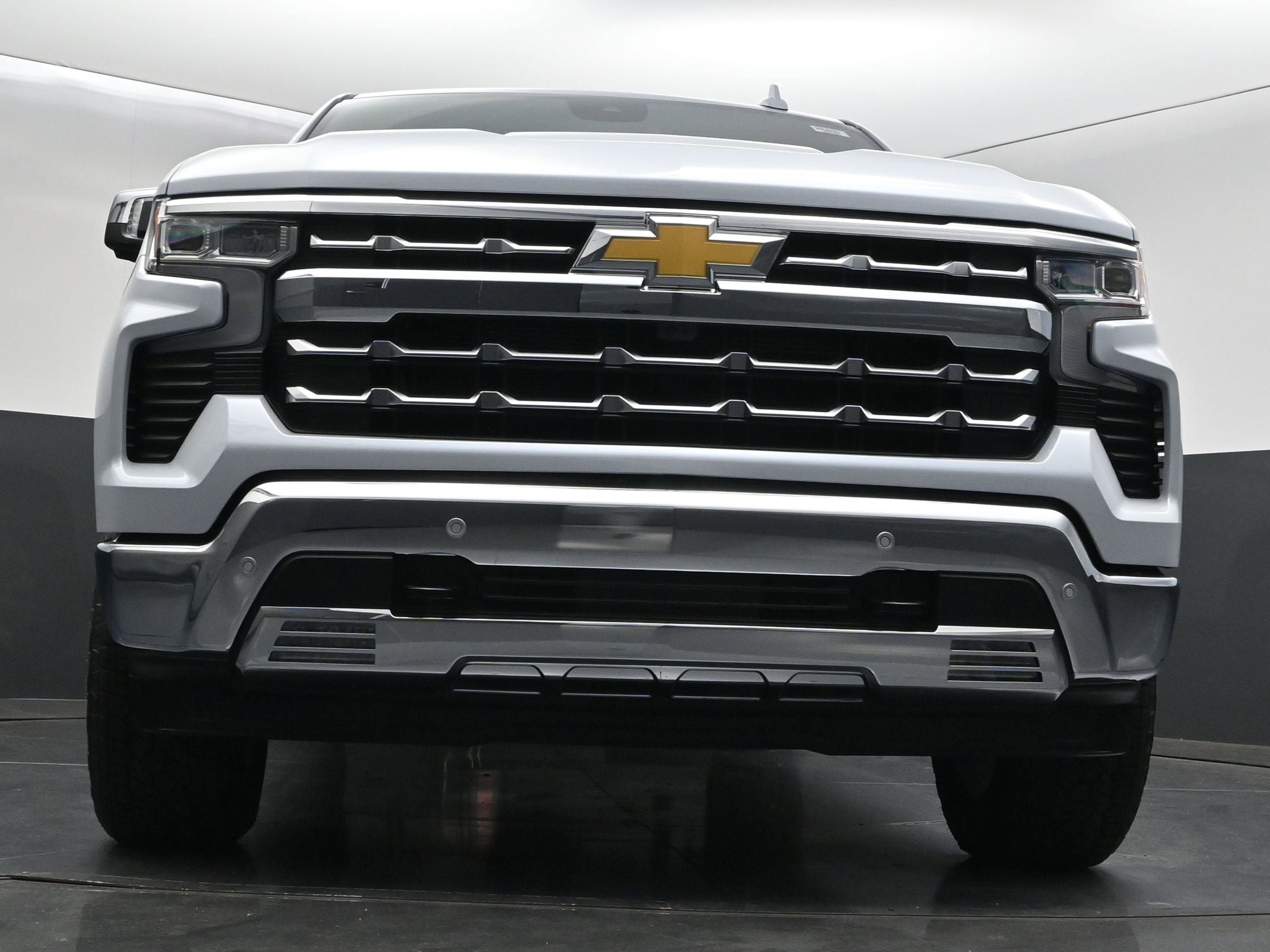 New 2026 Chevrolet Silverado 1500 LTZ w/ Z71 Off-Road Package AWD/4WD image 36