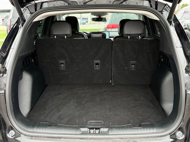 Used 2025 Ford Escape Platinum image 29