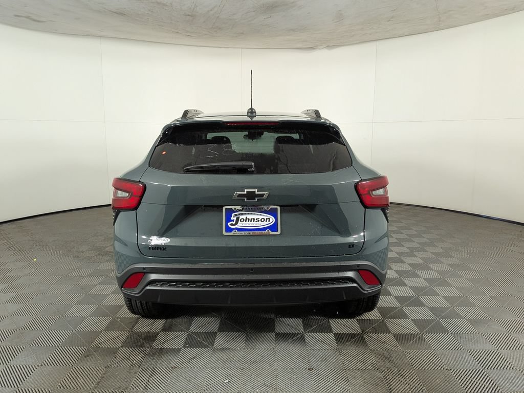 New 2026 Chevrolet Trax LT w/ Driver Confidence Package FWD image 8