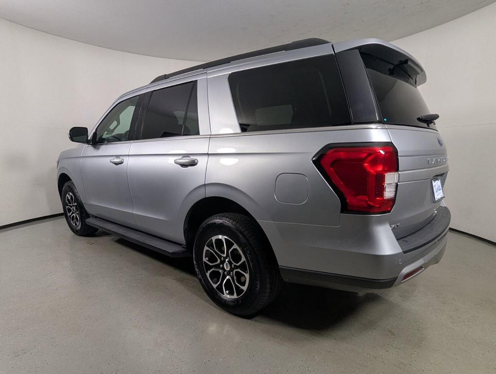 Used 2024 Ford Expedition XLT image 5