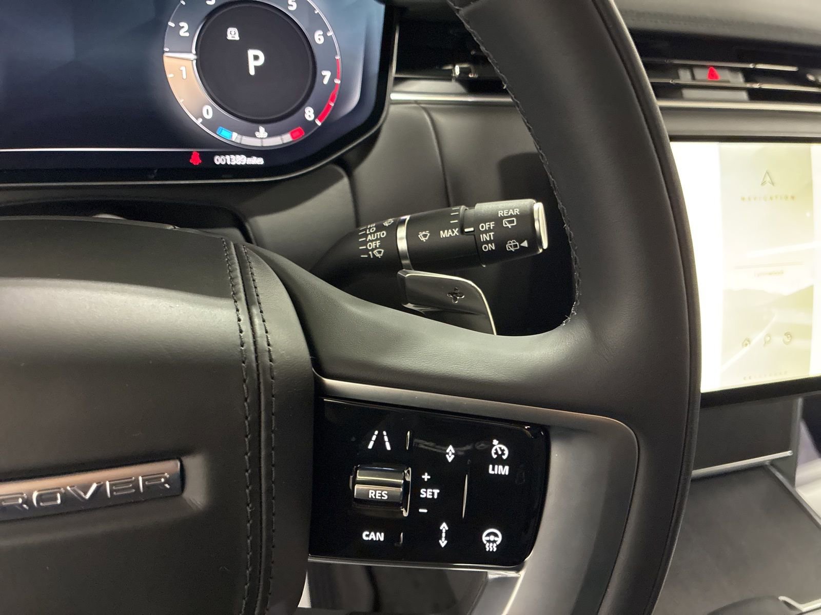 Used 2025 Land Rover Range Rover SE image 22