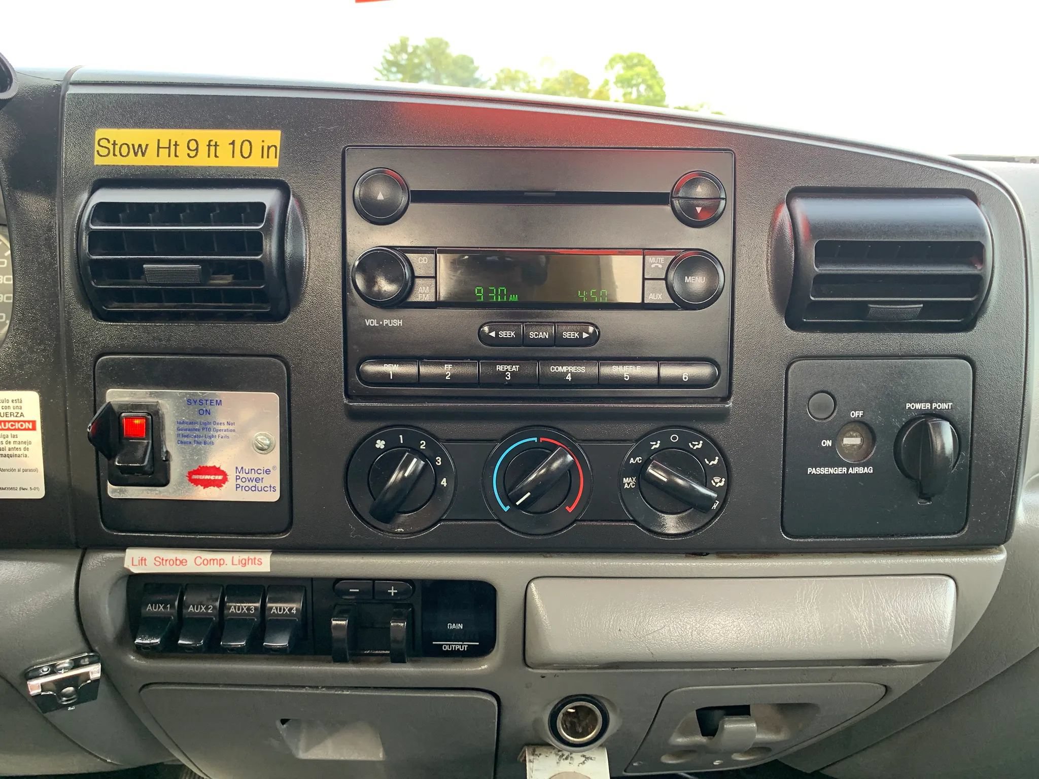 Used 2006 Ford F550 2WD Regular Cab Super Duty image 15