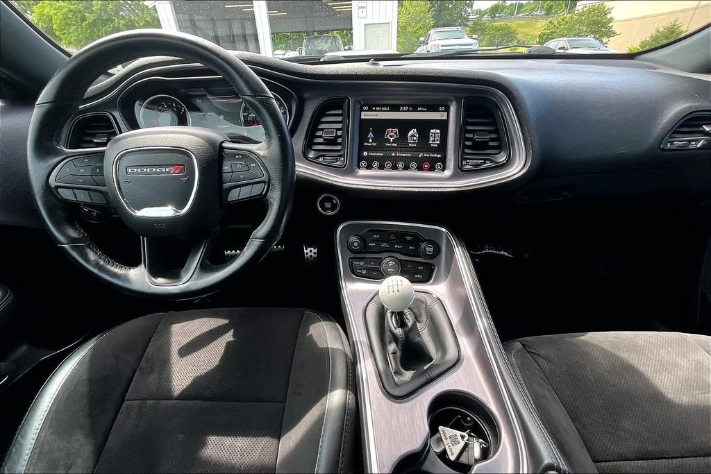 Used 2017 Dodge Challenger R/T Scat Pack RWD image 9