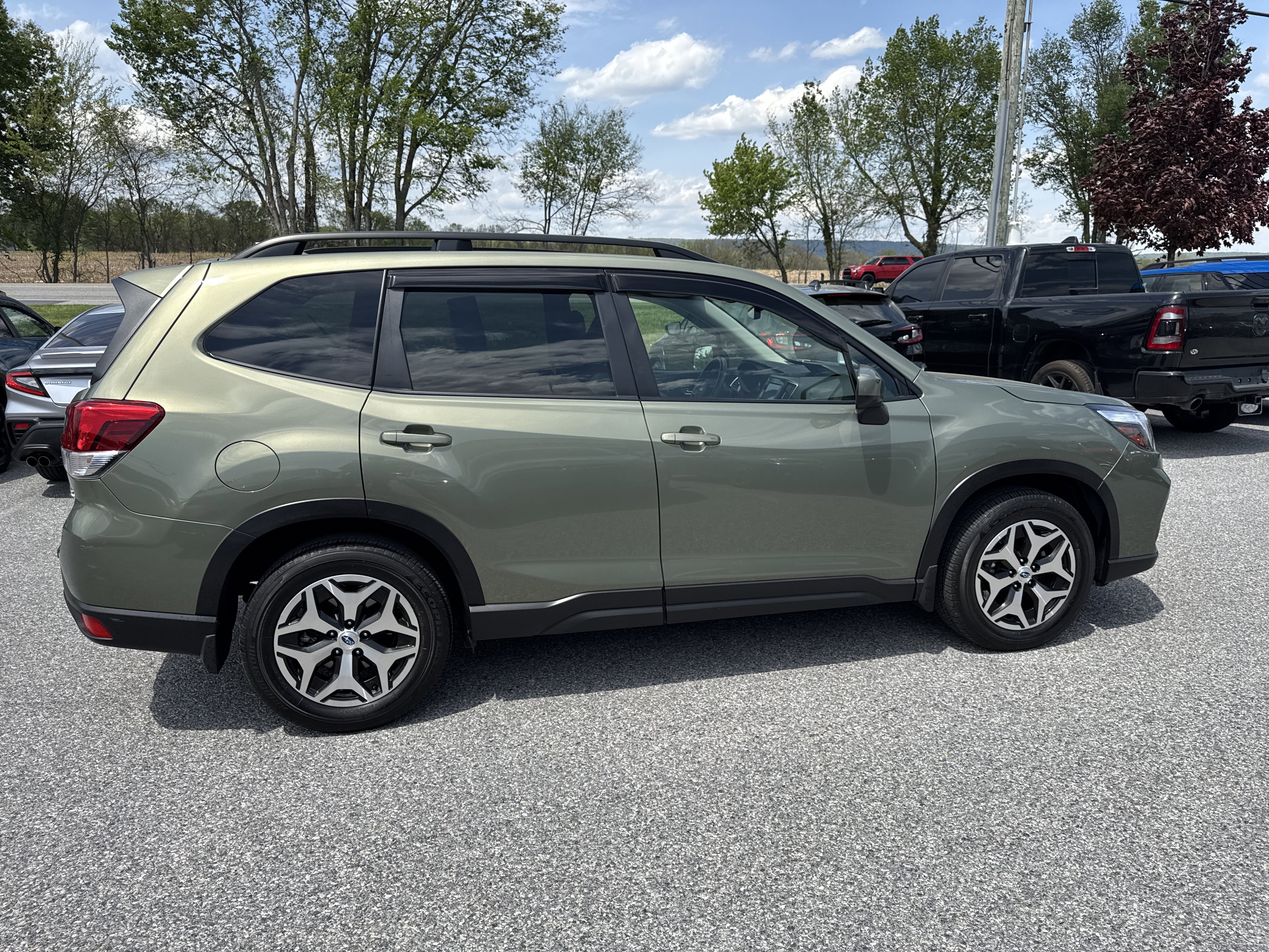 Used 2021 Subaru Forester Premium AWD/4WD image 28