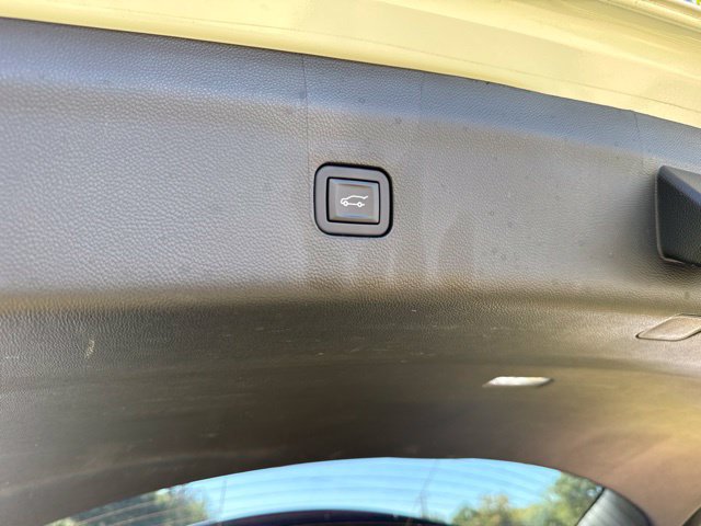 Used 2023 Buick Enclave Essence w/ Experience Buick Package AWD/4WD image 28