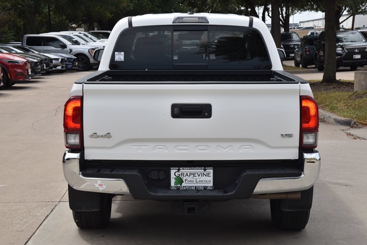 Used 2018 Toyota Tacoma SR5 AWD/4WD image 9