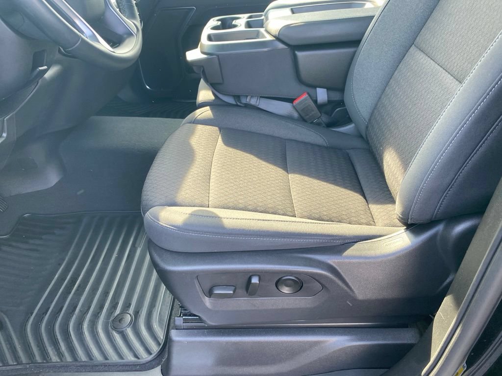 Used 2023 Chevrolet Silverado 1500 LT AWD/4WD image 16