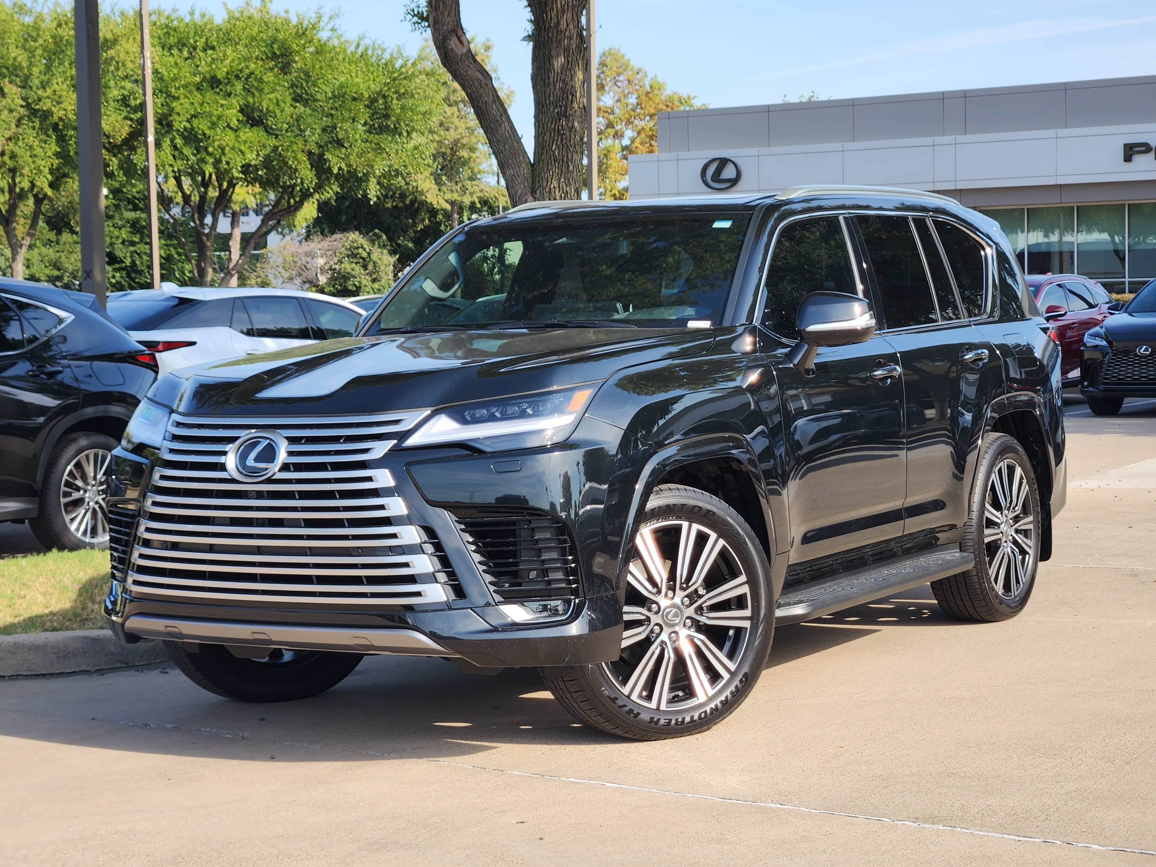 New 2026 Lexus LX 600 4WD w/ Luxury Package